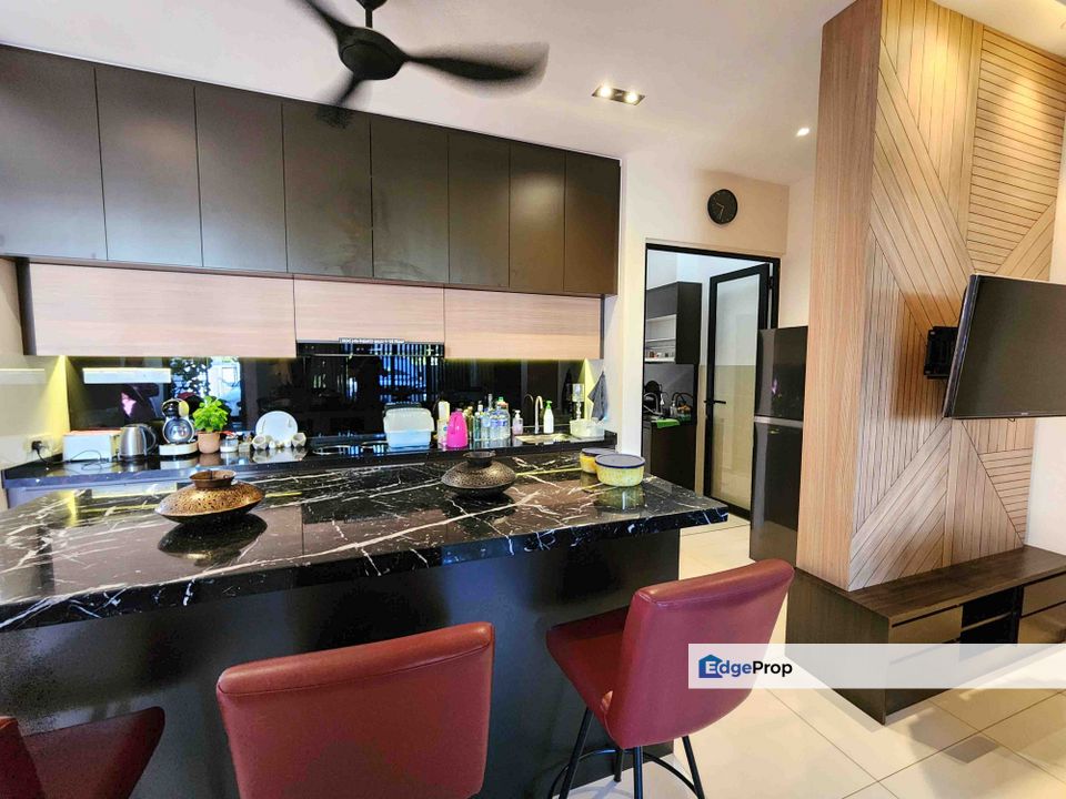 R【End Lot】3 Storey Superlink Modern Home – Stylish and Contemporary Living at Its Best!, Kuala Lumpur, Sungai Besi