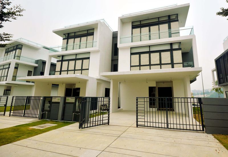 The Grove @ Lake Fields