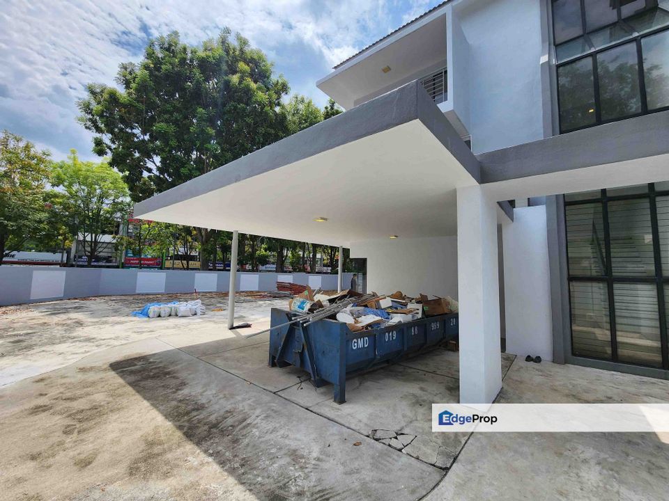 D【Corner Huge Land】Spacious 3-Storey Home with Double Height Ceiling, Walking Distance to Shops, MRT & LRT! , Kuala Lumpur, Sungai Besi