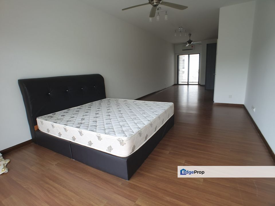 D【Room in Ground for elderly】Double Height Ceiling Modern and Stylish 3-Storey Home Perfect for Family Living!, Kuala Lumpur, Sungai Besi