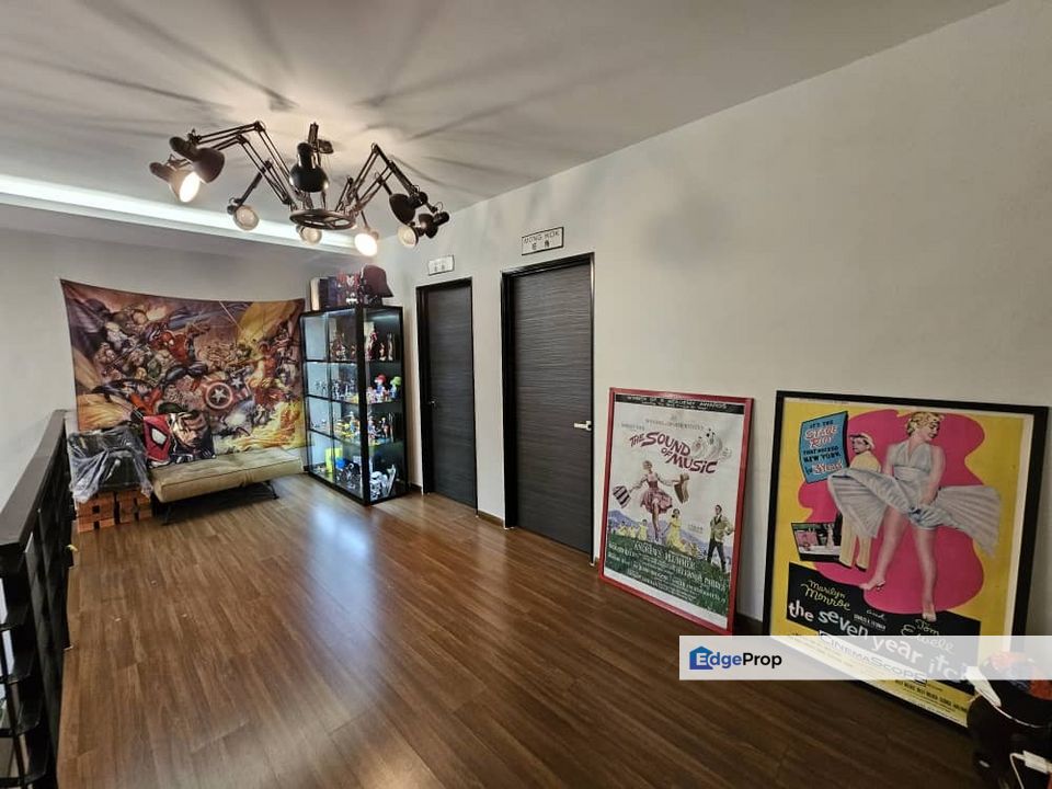 D【Tastefully Renovated】 Move in Ready and Extended Beautiful 3 Storey for Ultimate Comfort!, Kuala Lumpur, Sungai Besi