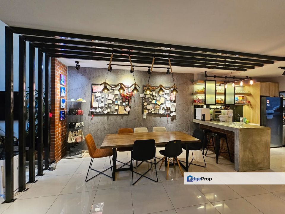 D【Tastefully Renovated】 Move in Ready and Extended Beautiful 3 Storey for Ultimate Comfort!, Kuala Lumpur, Sungai Besi