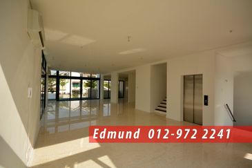 The Grove @ Lake Fields