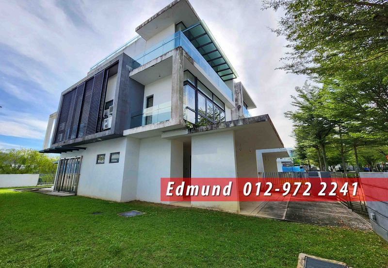 The Grove @ Lake Fields