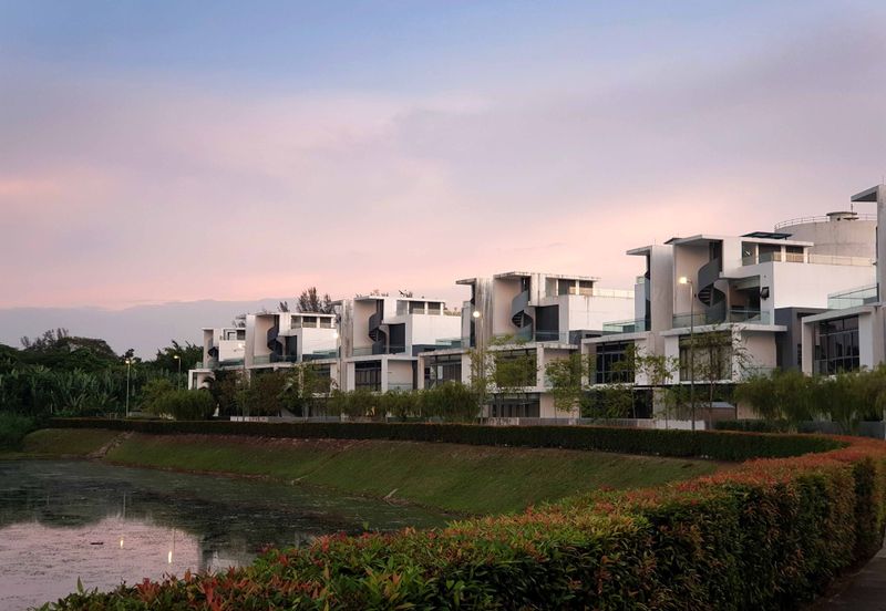 The Grove @ Lake Fields