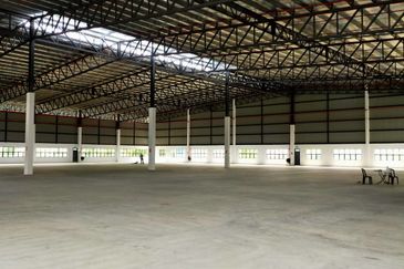 Detached Factory At Desa Cemerlang For Sales