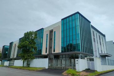 Iskandar Puteri SILC , Johor Semi-Detached Factory For Rent