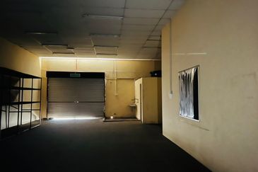 Kulai Taman Sri Putri Terrace Factory For Sales 古来公主城一层半工厂