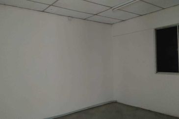 Kulai Taman Sri Putri Terrace Factory For Sales 古来公主城一层半工厂