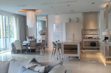 Emerald Bay @ Puteri harbour