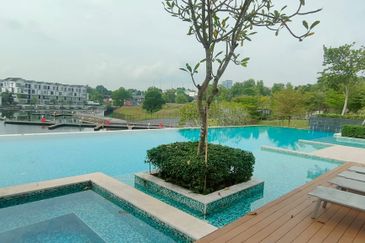 Emerald Bay @ Puteri harbour