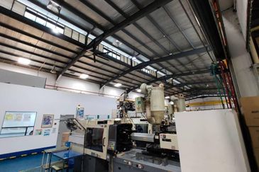  Senai detached factory & mezzanine floor office for rent  Factory•