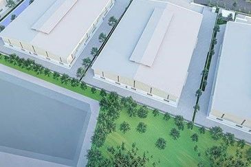 Detached factory at Desa Cemerlang for sales