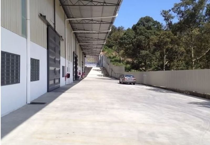 Semenyih Jalan Sungai Lalang warehouse for rent