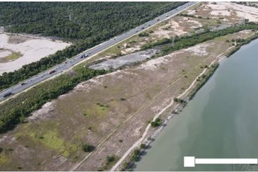 West Port, Pulau Indah