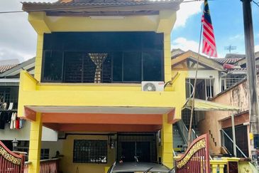 Townhouse Upper Floor, Taman Saga, Ampang
