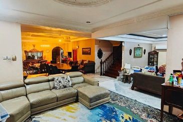 Corner Lot Bungalow at Kg Melayu Kepong