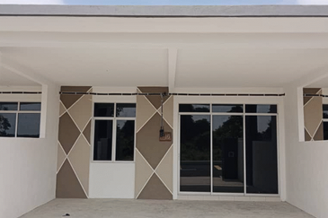 TERES TAMAN ARMANI PAK MAHAT