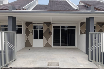 TERES TAMAN ARMANI PAK MAHAT