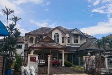 Storey Semi D @ Bandar Tun Hussein Onn