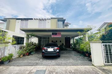 Semi-D House with Stunning Lake View in Precint16, Putrajaya
