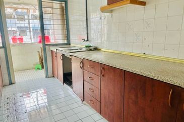 Baiduri Apartment @ Desa Pandan