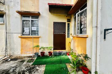 Sri Melor (Mulberry Court)