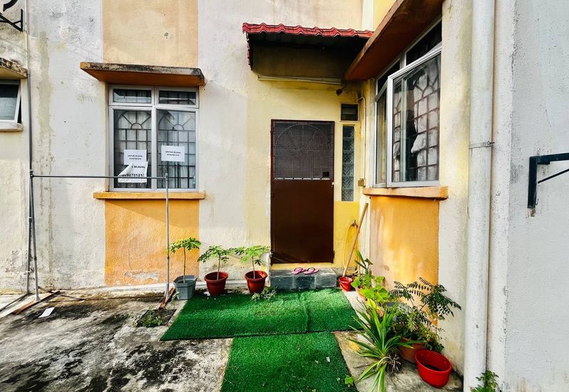 Sri Melor (Mulberry Court)