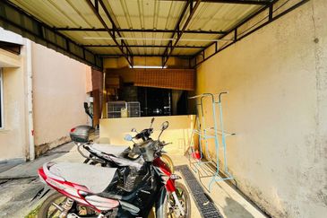 Sri Melor (Mulberry Court)