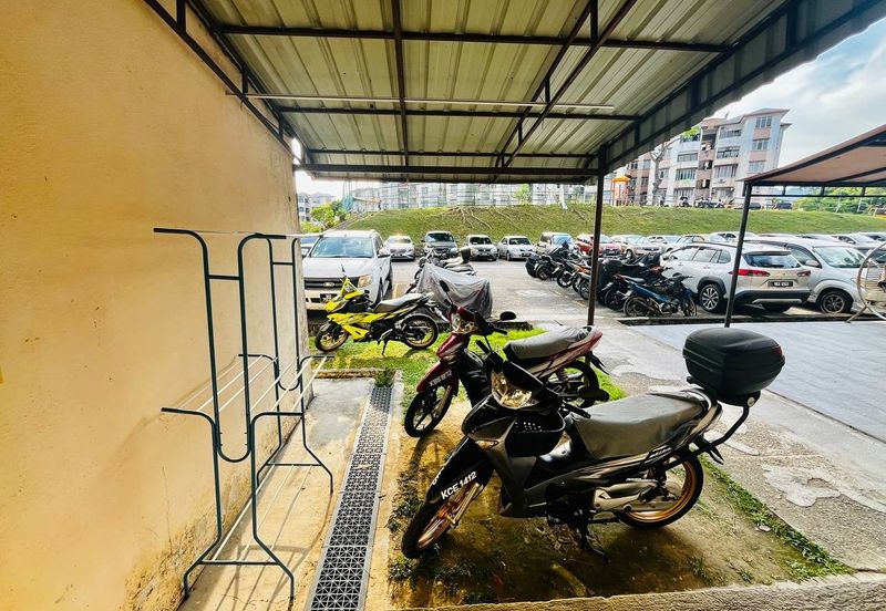 Sri Melor (Mulberry Court)