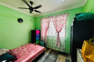 Sri Melor (Mulberry Court)