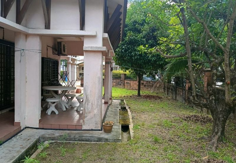 Double Storey Superlink Corner Lot @ Jalan Kubah, U8 Bukit Jelutong, Shah Alam