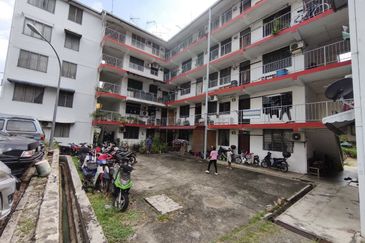 FLAT WANGSA MAJU, SEKSYEN 1 (BLOK F6), KL