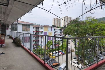 FLAT WANGSA MAJU, SEKSYEN 1 (BLOK F6), KL