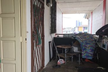 FLAT WANGSA MAJU, SEKSYEN 1 (BLOK F6), KL