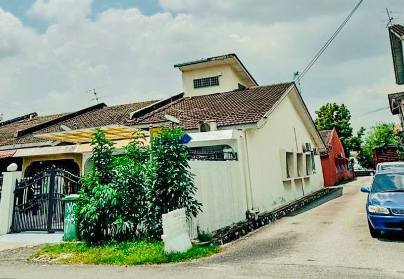 1.5 Storey Terrace House in Taman Seri Melati, Batu Caves, Selayang