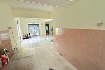 TAMAN TASIK PUCHONG, TTP 8, CORNER LOT