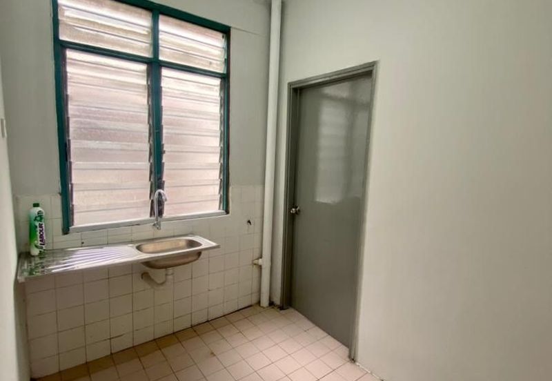 APARTMENT SIANTAN 📍JALAN PUTRA PERDANA 10 PUCHONG