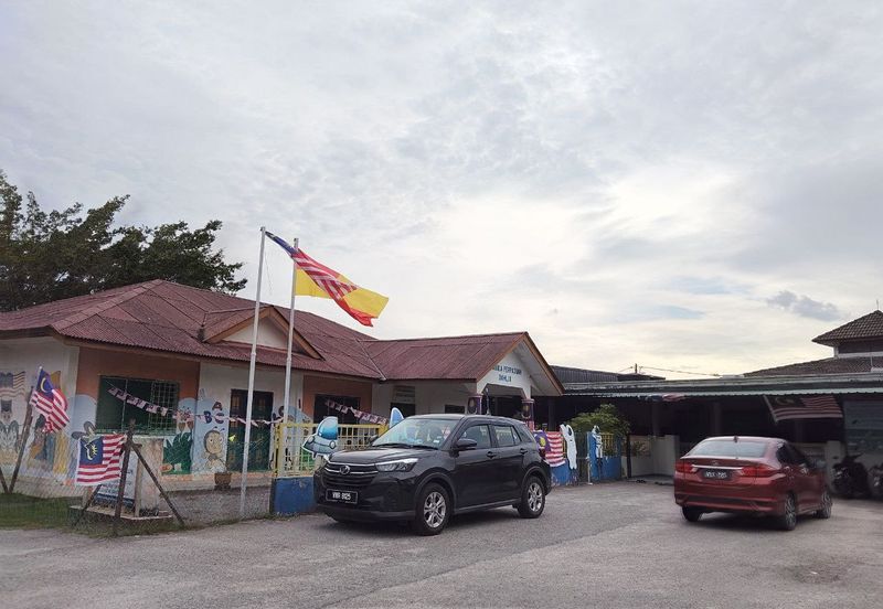 TAMAN DAHLIA, SALAK TINGGI, SEPANG