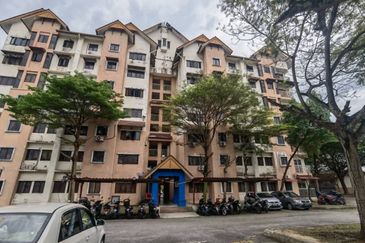 Komuter Raya Apartment Seksyen 19 Shah Alam