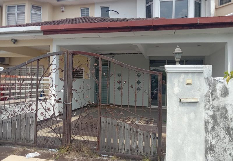 Double Storey Terrace PUJ 5/3 TMN Puncak Jalil Bandar Putra Permai, Seri Kembangan Selangor