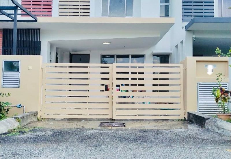 2 Storey Terrace House @ Taman Sierra Ukay (Serenia Garden), Ukay Perdana, Ampang