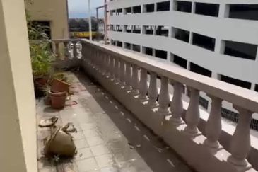 PENTHOUSE DUPLEX APARTMENT AMANSARA KUANTAN PAHANG