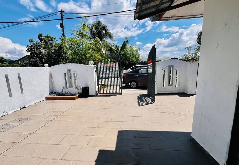 Semi Detached Single Storey House at Selayang Mutiara