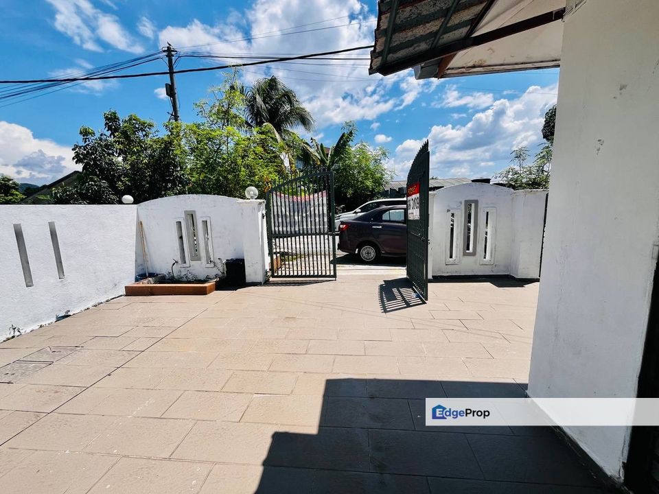 Semi Detached Single Storey House at Selayang Mutiara, Selangor, Batu Caves 