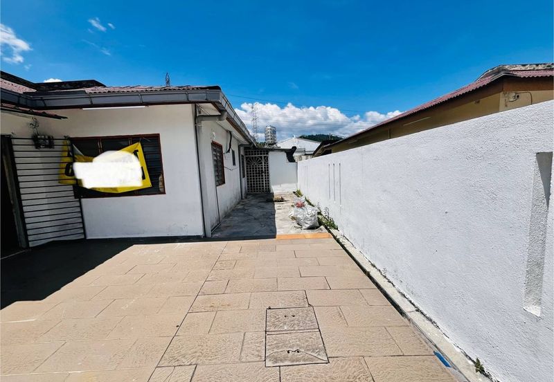 Semi Detached Single Storey House at Selayang Mutiara