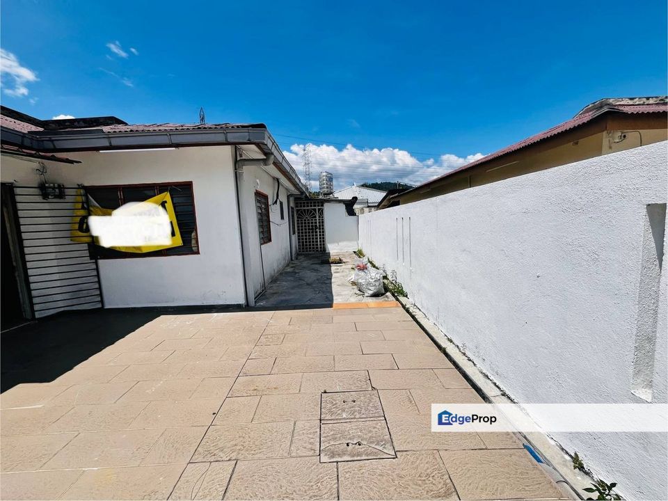 Semi Detached Single Storey House at Selayang Mutiara, Selangor, Batu Caves 