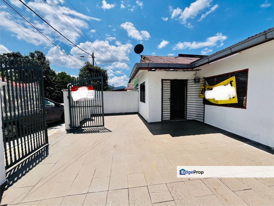 Semi Detached Single Storey House at Selayang Mutiara, Selangor, Batu Caves 