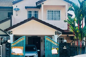 Corner Lot Double Storey Terrace House at Pandan Indah, Ampang