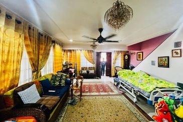 Corner Lot Double Storey Terrace House at Pandan Indah, Ampang